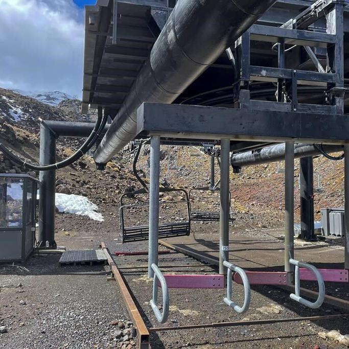 New Zealand ski areas lacking snow face possible bankruptcy